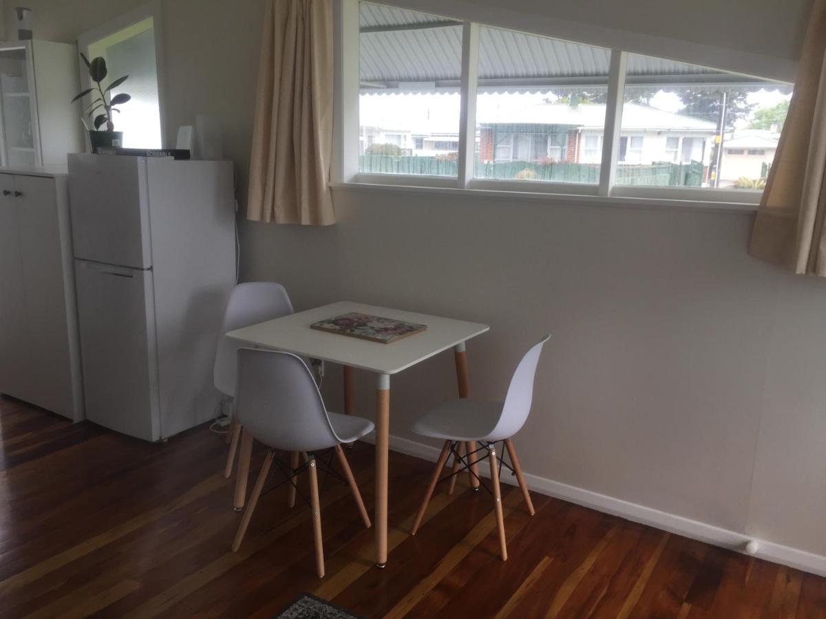 Cherry Blossom Apartment Napier Exterior photo